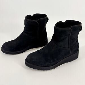 UGG Women’s Kristin Boots Black Size 7 Suede Classic Slim Ankle Sheepskin Winter